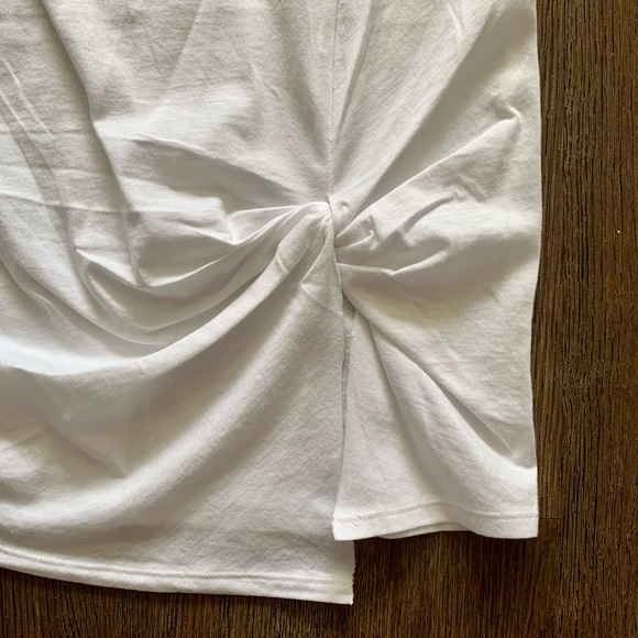 Express Twist Front Muscle Tank - Picture 4 of 5